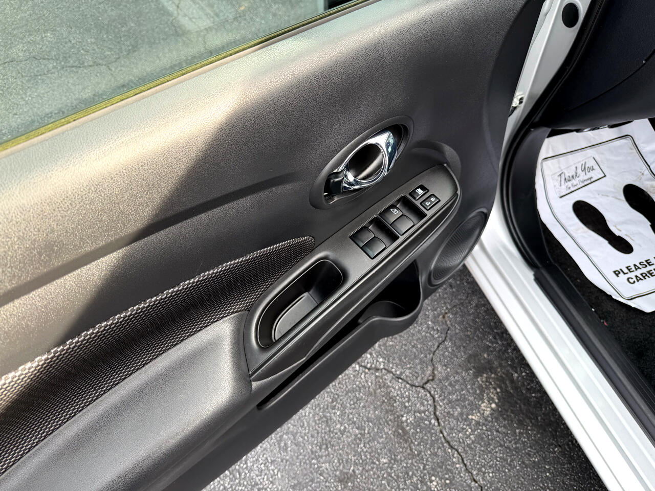 Nissan Versa 1.6 SV Sedan 2017