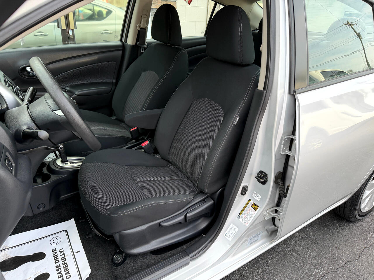 Nissan Versa 1.6 SV Sedan 2017