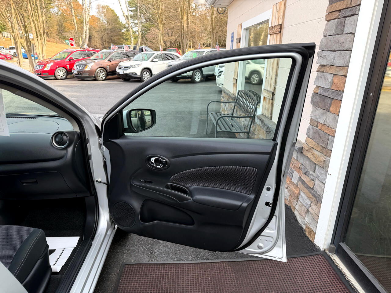 Nissan Versa 1.6 SV Sedan 2017