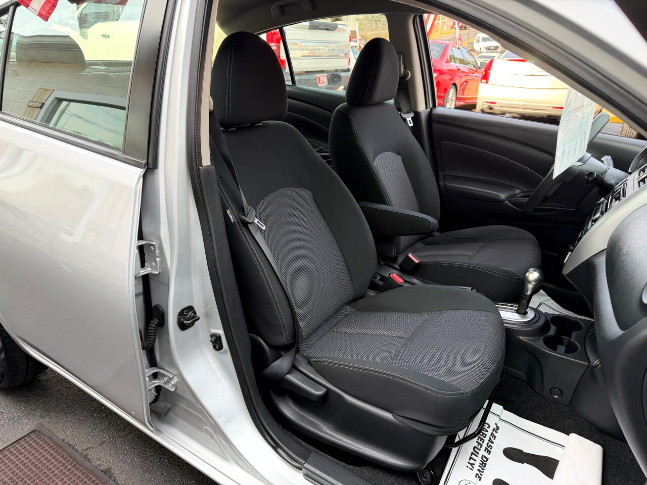 Nissan Versa 1.6 SV Sedan 2017