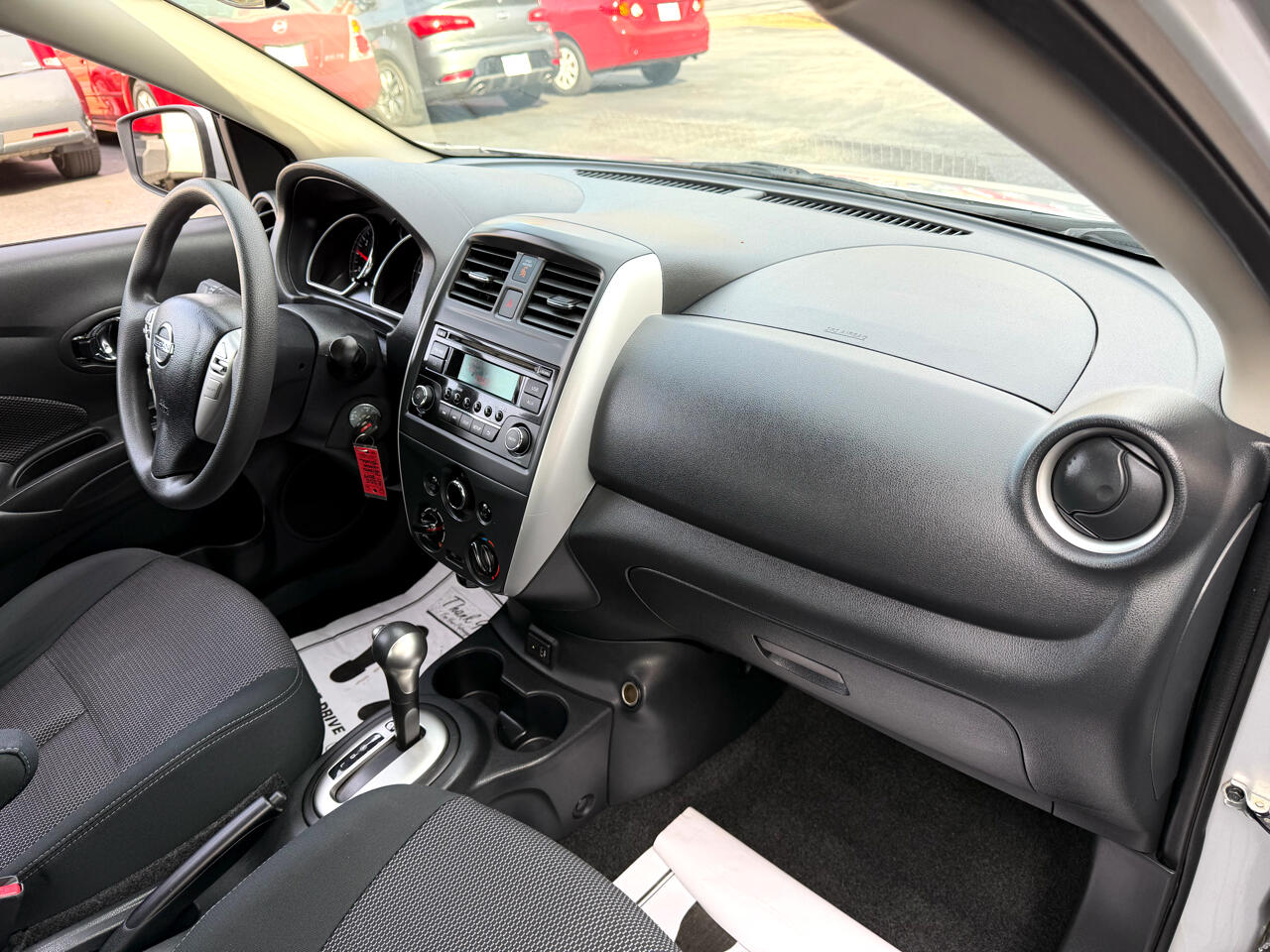 Nissan Versa 1.6 SV Sedan 2017