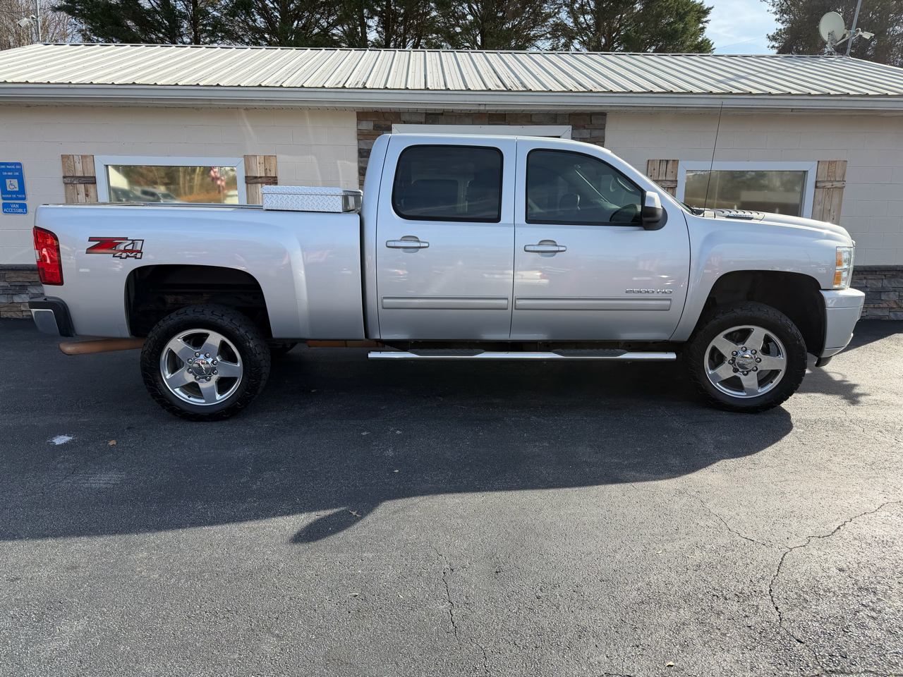 Chevrolet Silverado 2500HD LTZ Crew Cab 4WD 2013