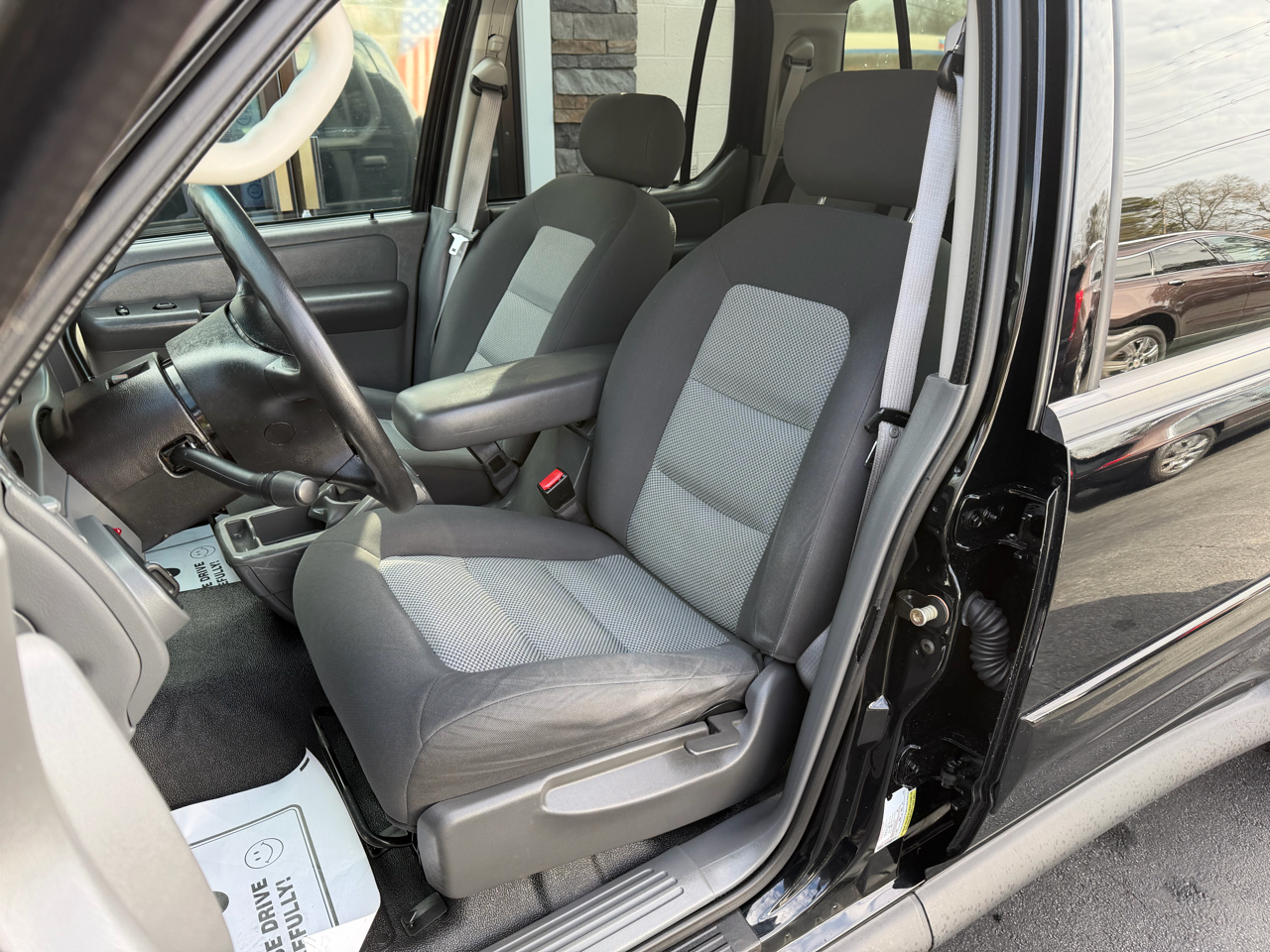 Ford Explorer Sport Trac XLT 2WD 2005