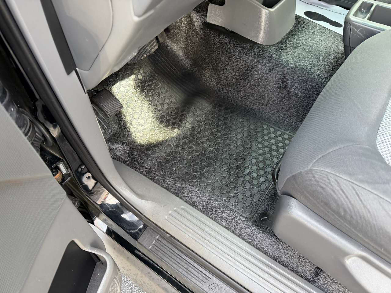 Ford Explorer Sport Trac XLT 2WD 2005