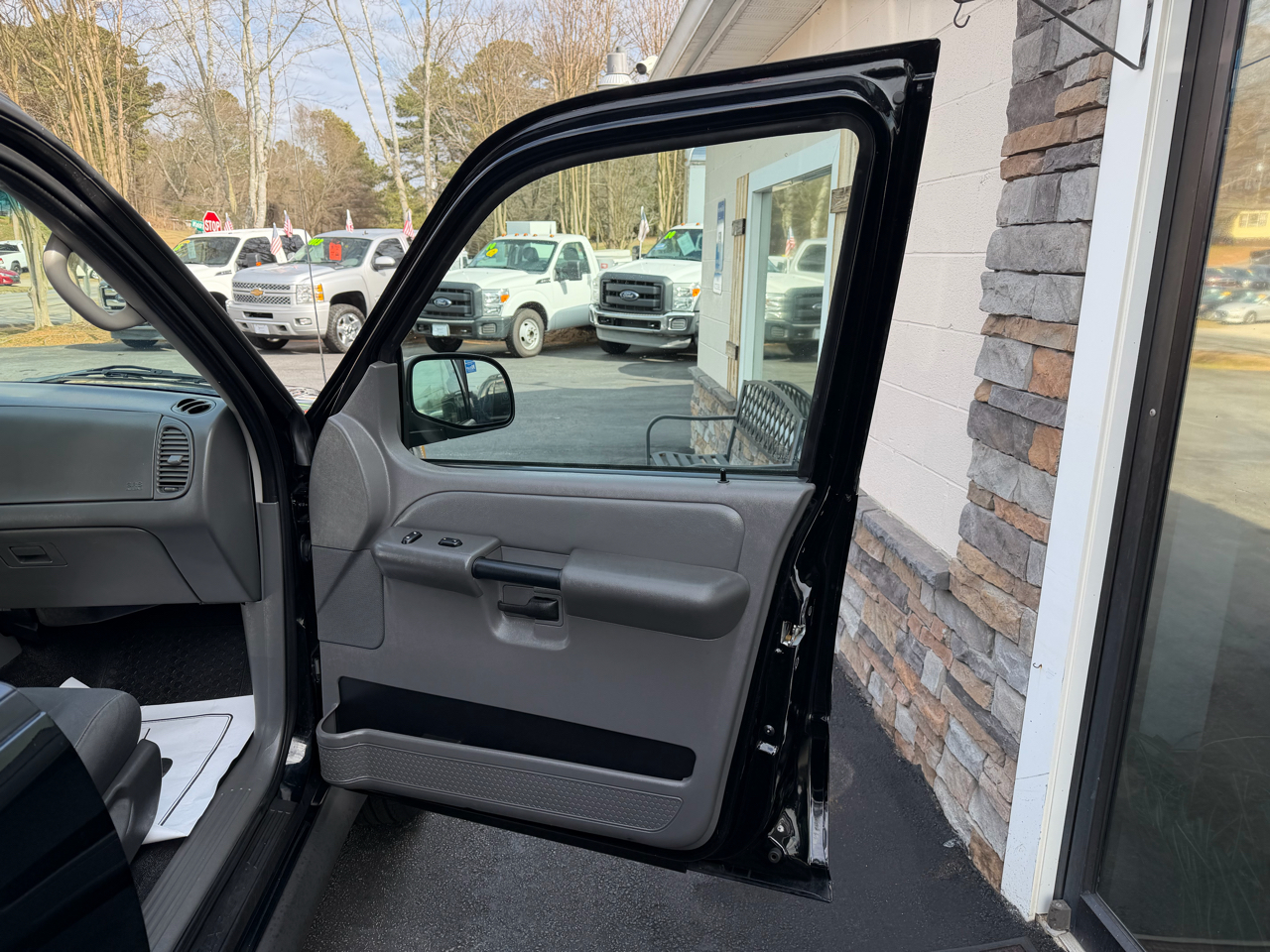 Ford Explorer Sport Trac XLT 2WD 2005