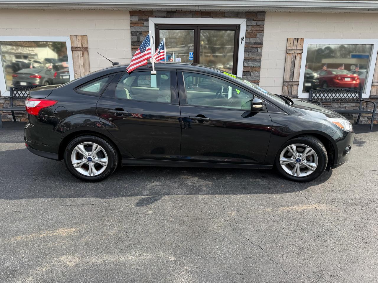Ford Focus SE Sedan 2013