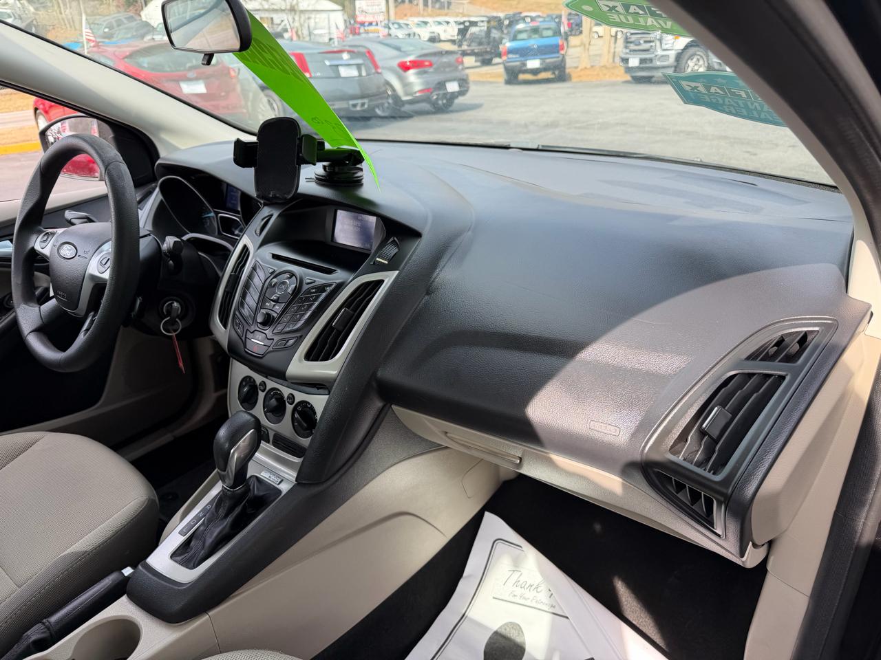 Ford Focus SE Sedan 2013