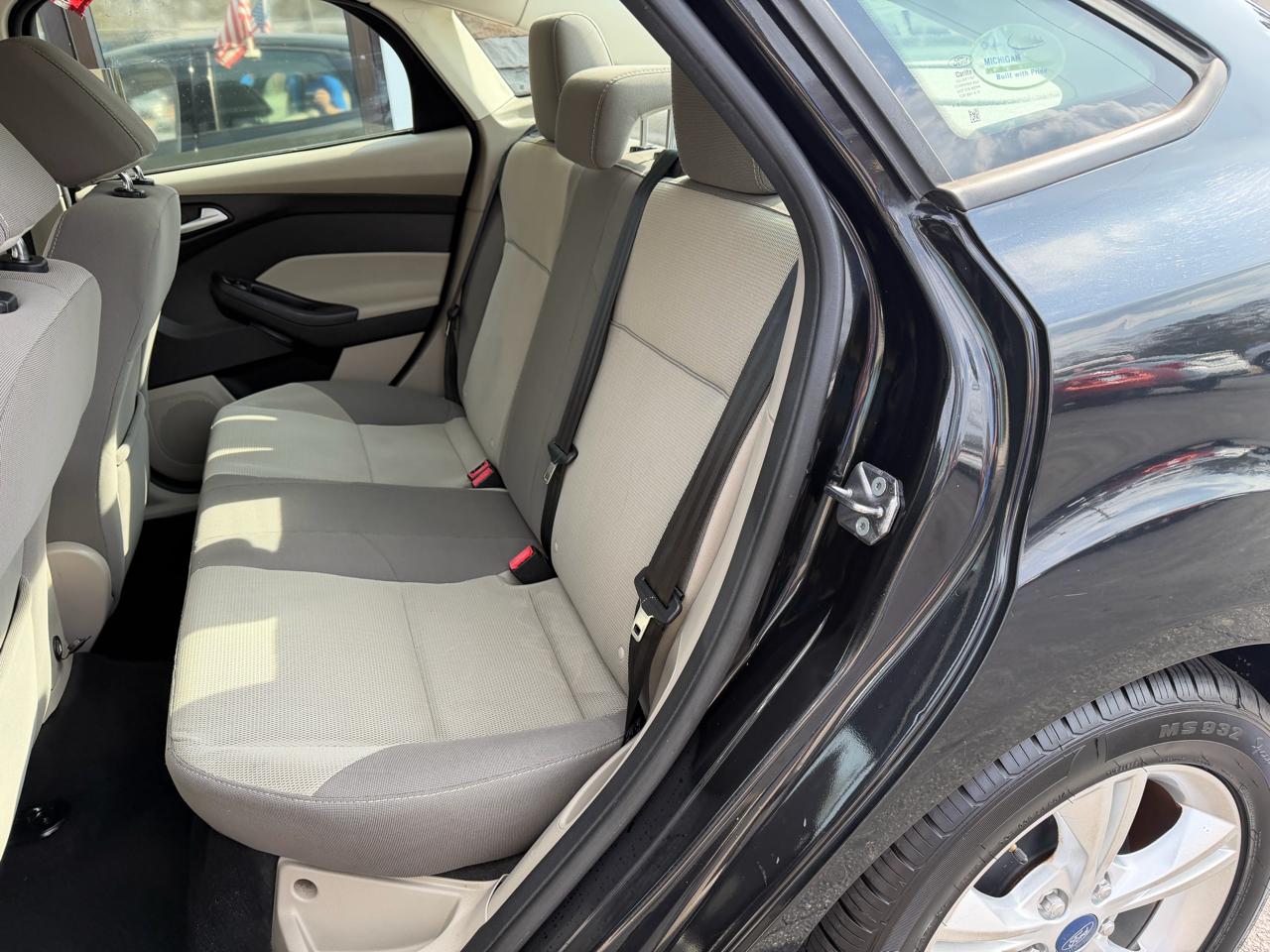 Ford Focus SE Sedan 2013