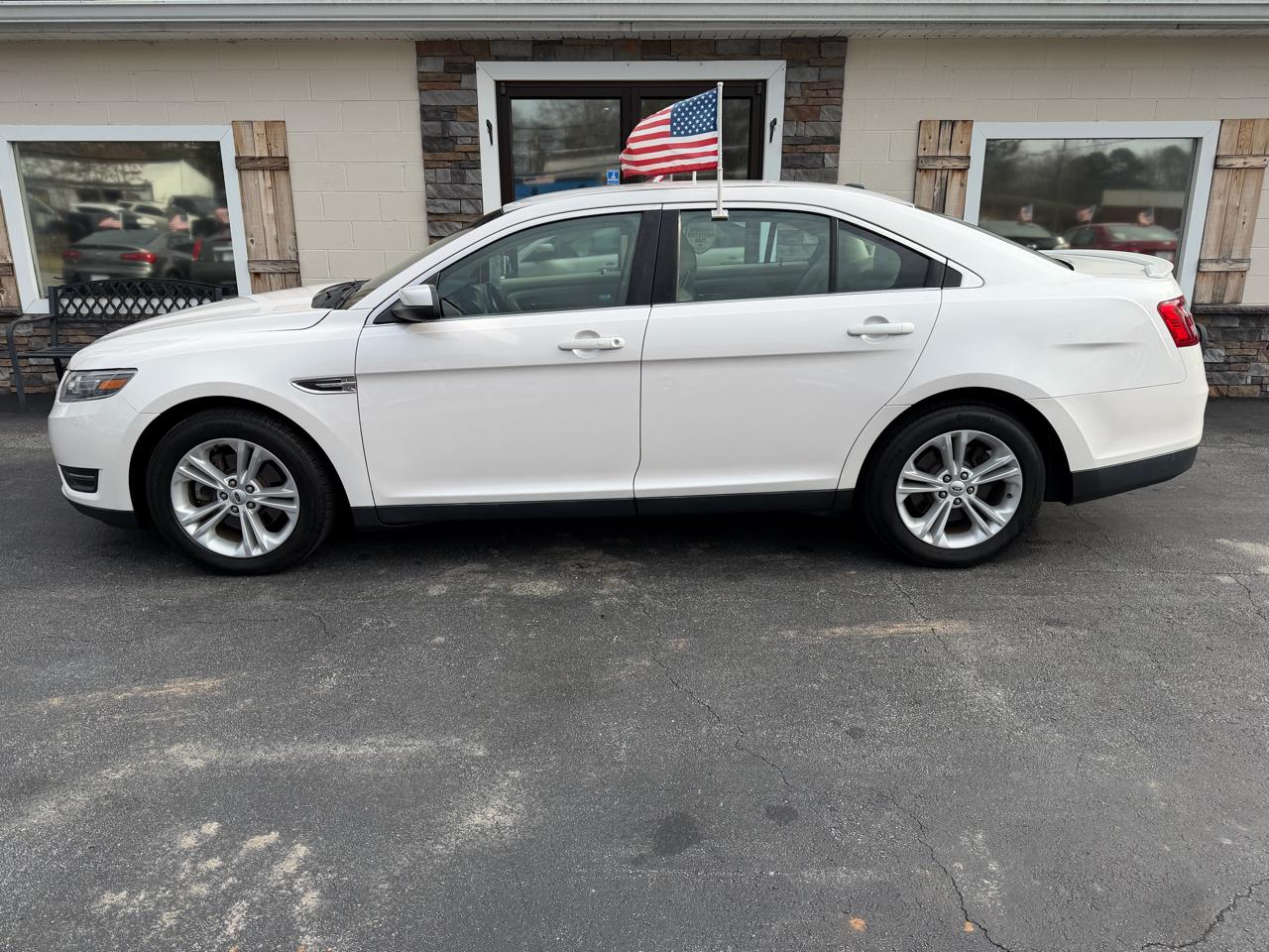 Ford Taurus SEL FWD 2017