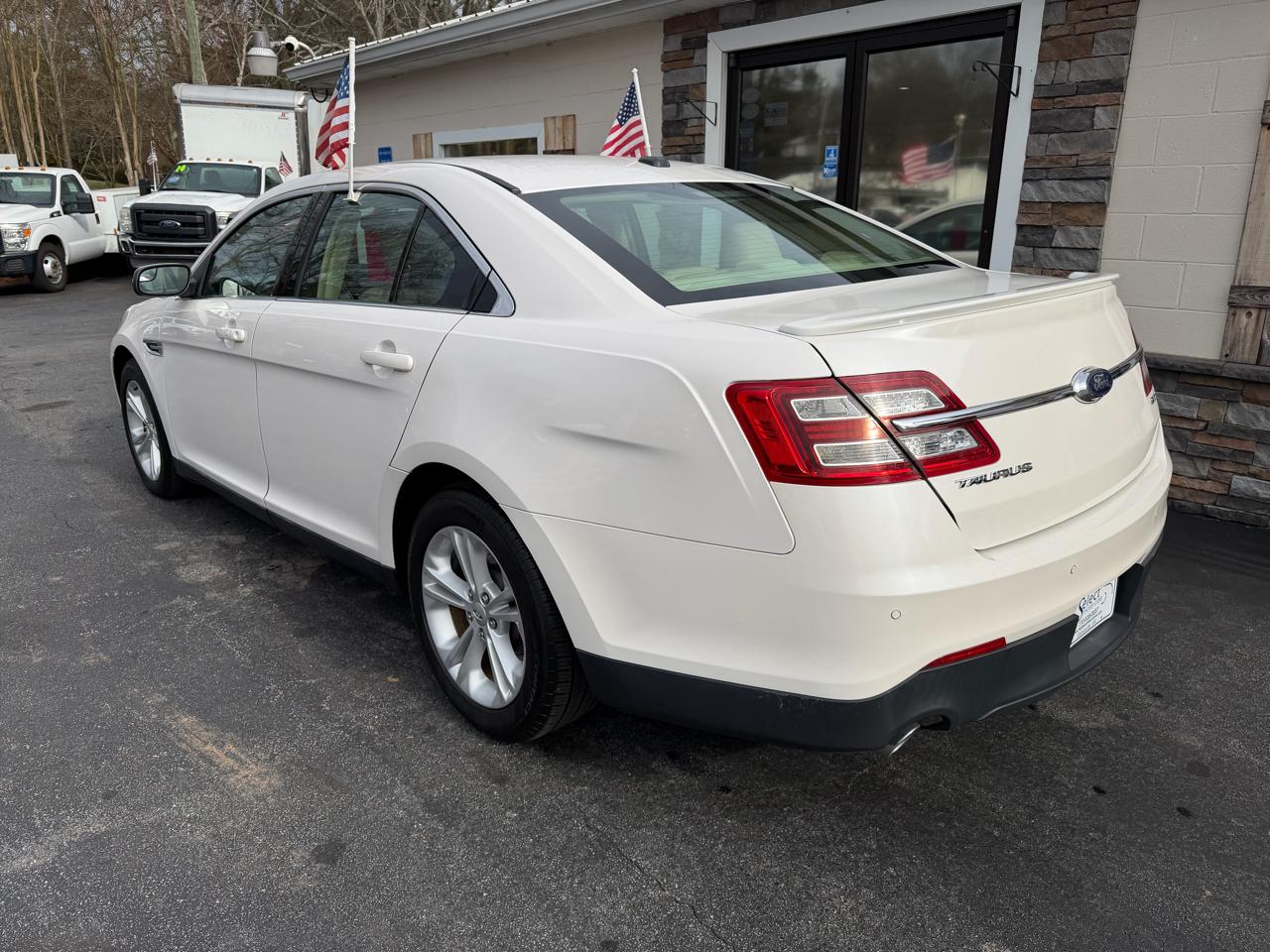 Ford Taurus SEL FWD 2017