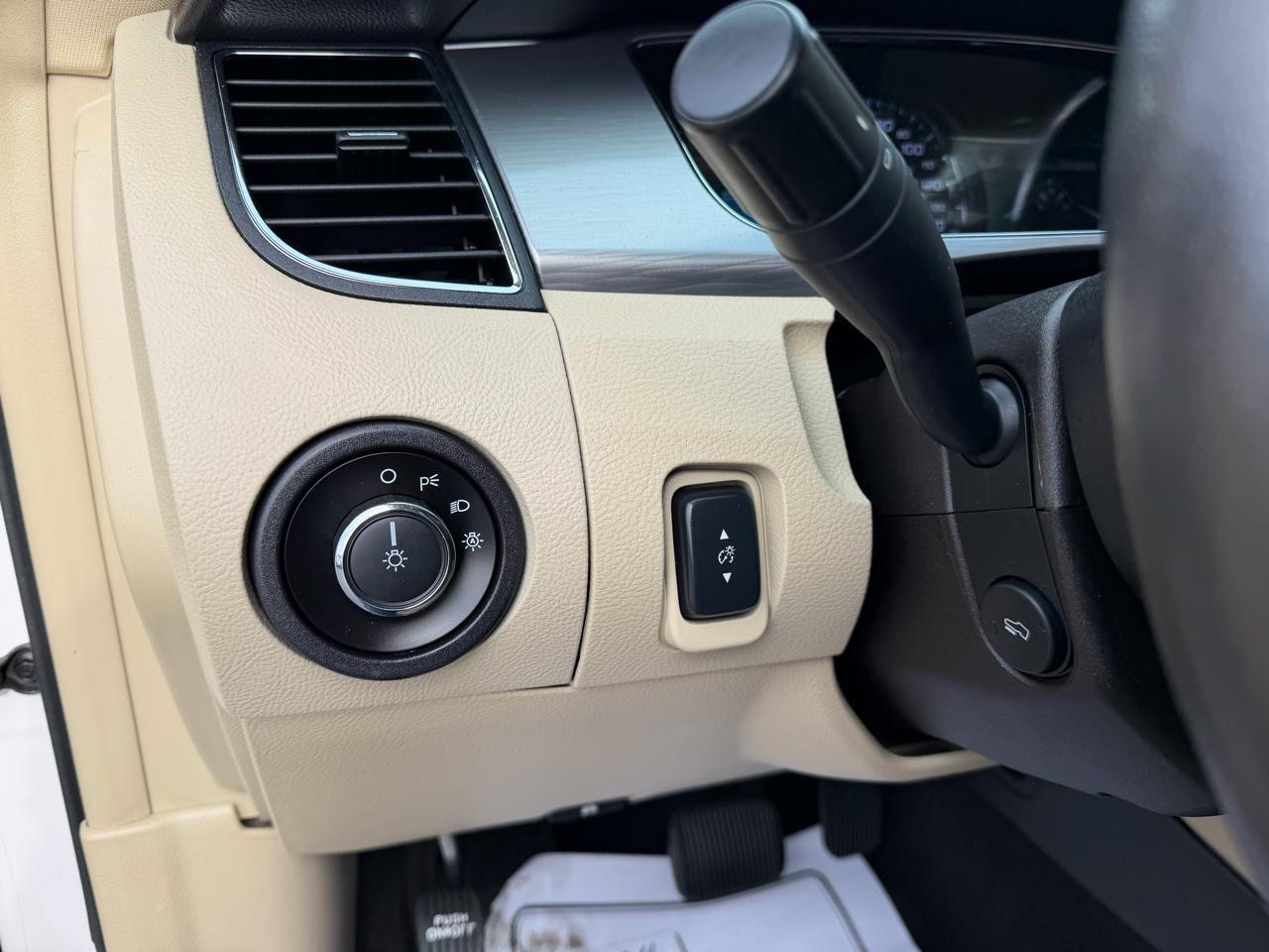 Ford Taurus SEL FWD 2017