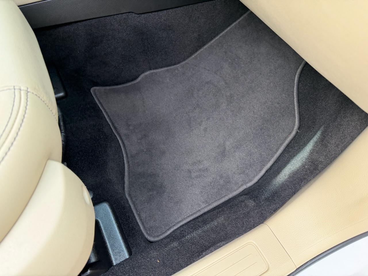 Ford Taurus SEL FWD 2017