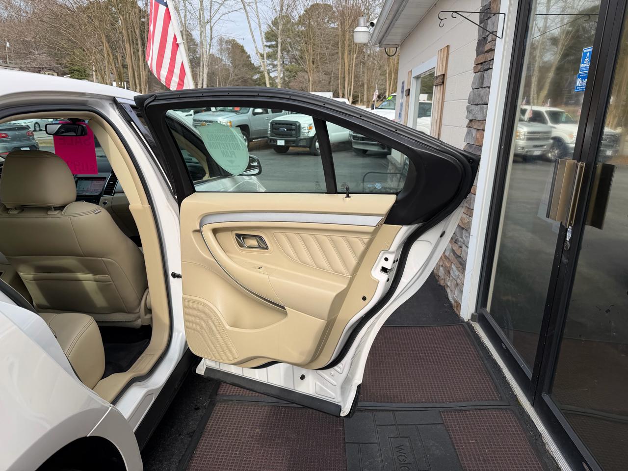 Ford Taurus SEL FWD 2017