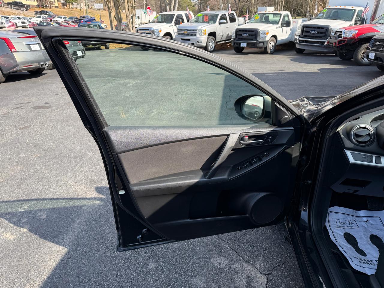 Mazda MAZDA3 i Touring AT 4-Door 2013