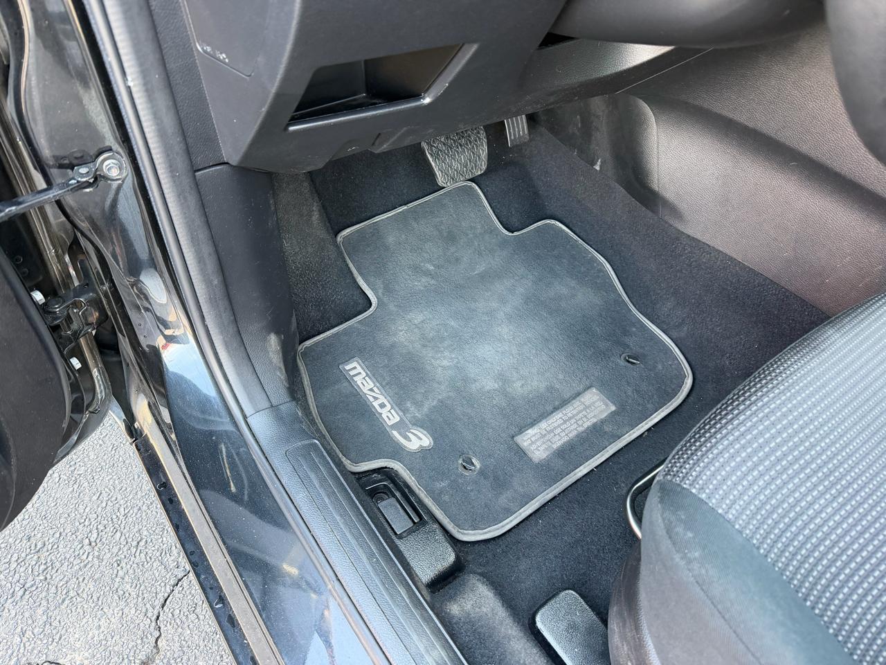 Mazda MAZDA3 i Touring AT 4-Door 2013