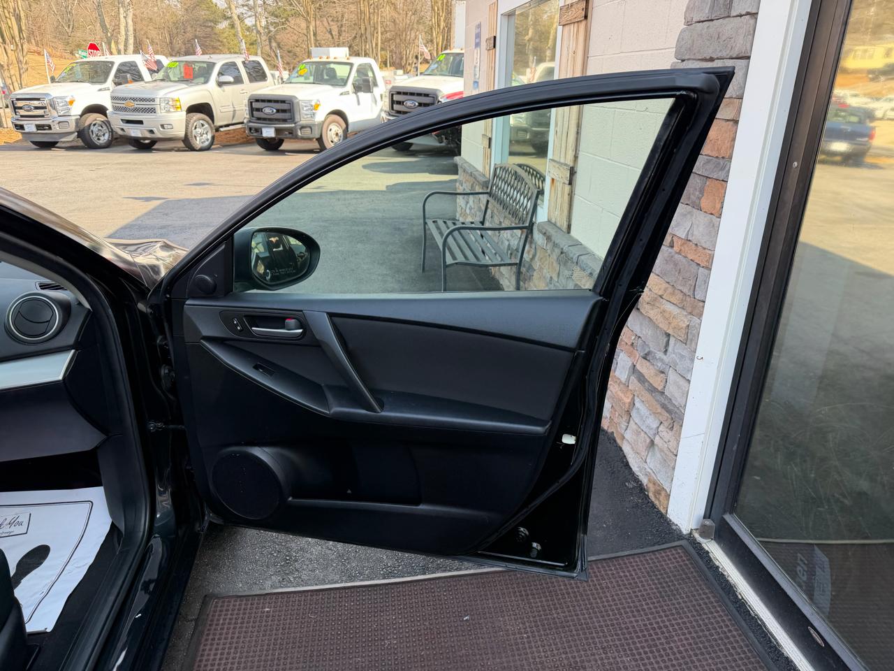 Mazda MAZDA3 i Touring AT 4-Door 2013