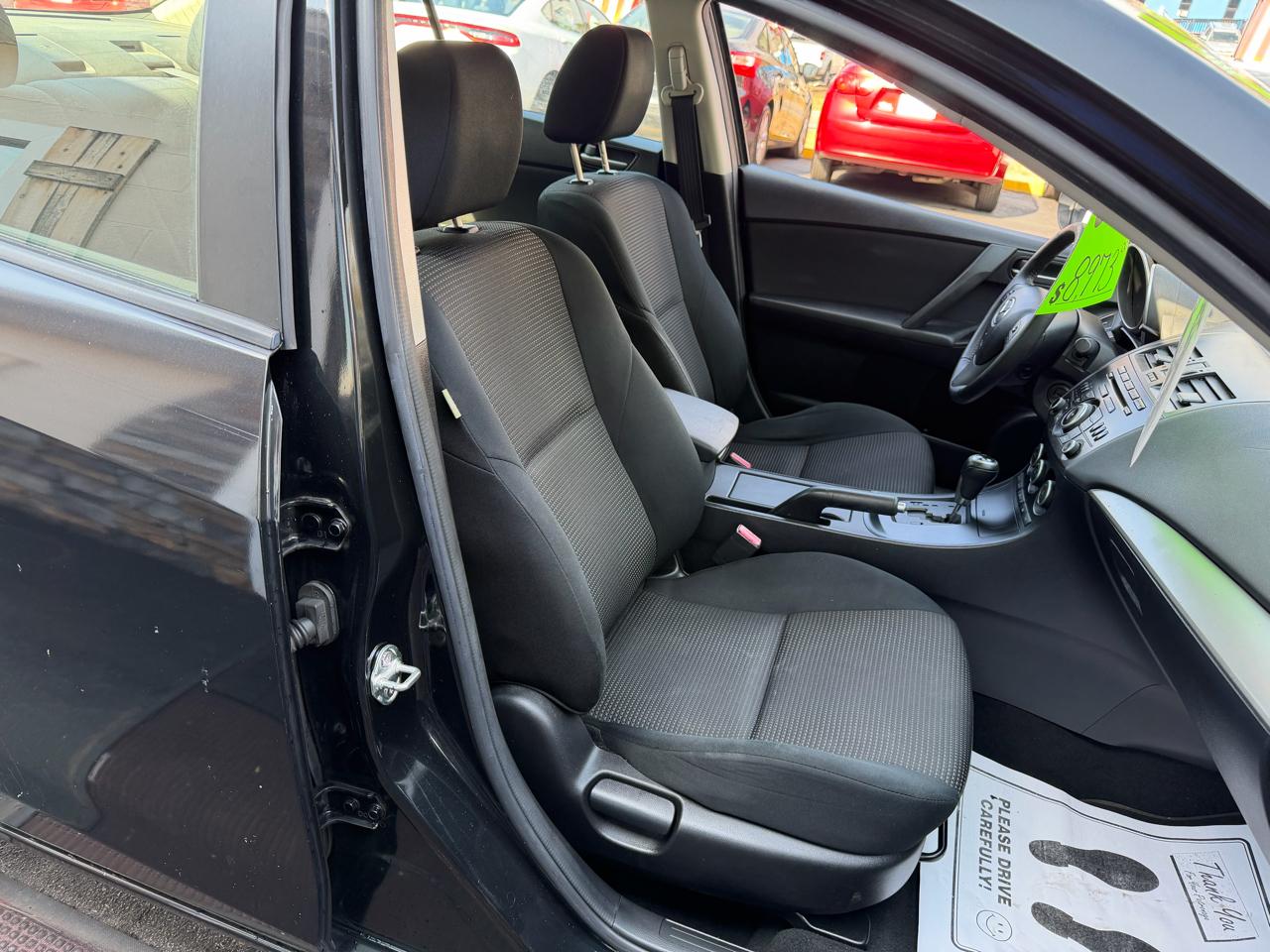 Mazda MAZDA3 i Touring AT 4-Door 2013