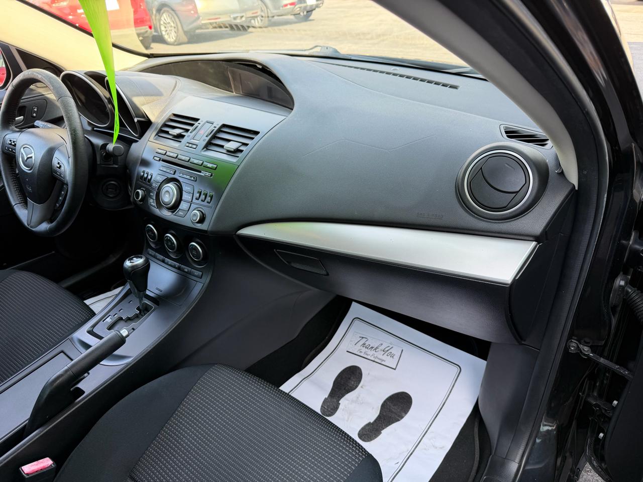 Mazda MAZDA3 i Touring AT 4-Door 2013