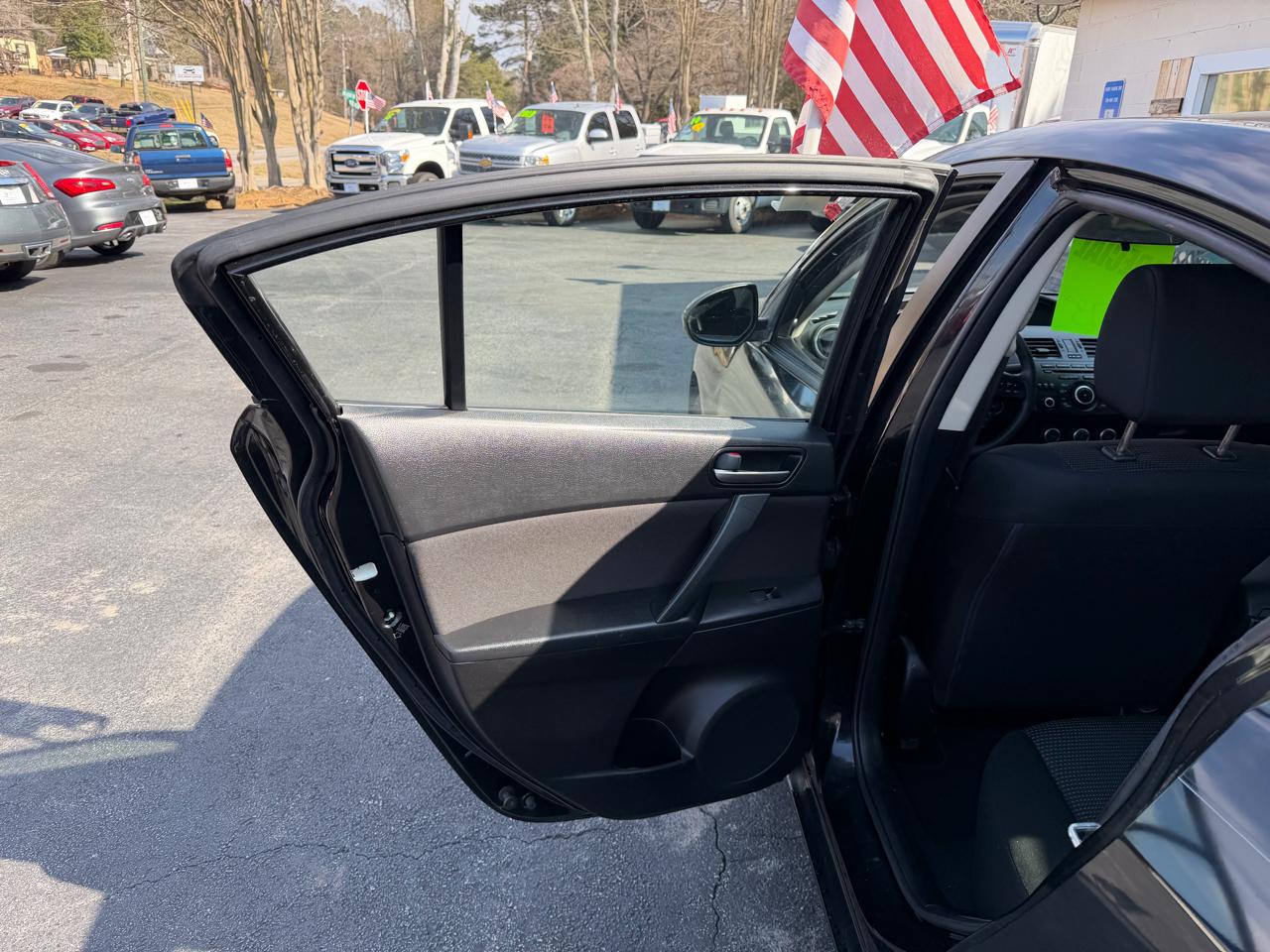 Mazda MAZDA3 i Touring AT 4-Door 2013