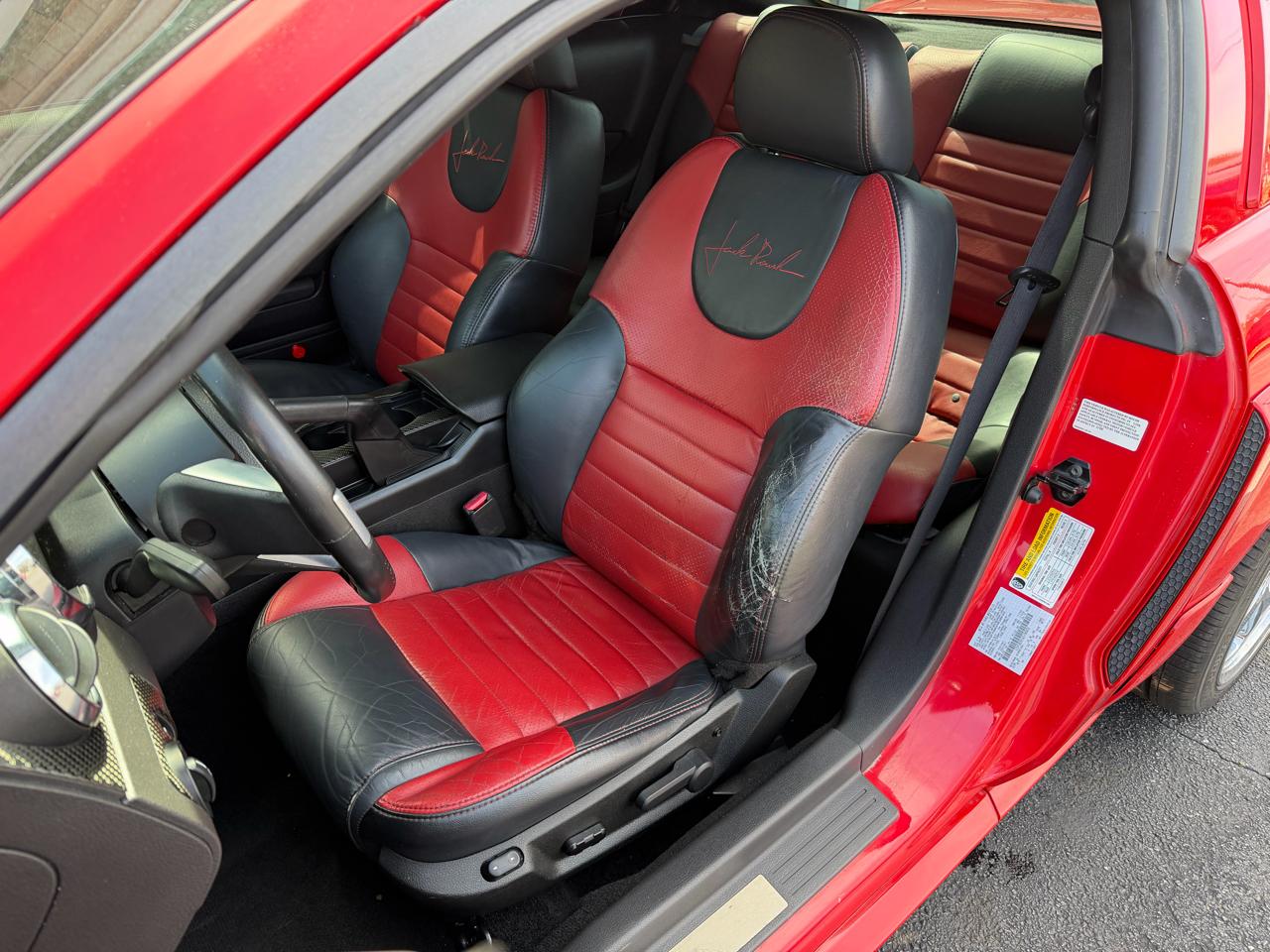 Ford Mustang GT Deluxe Coupe 2006