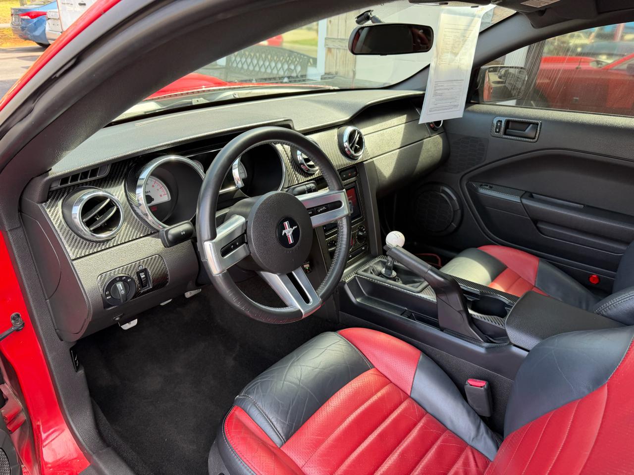 Ford Mustang GT Deluxe Coupe 2006