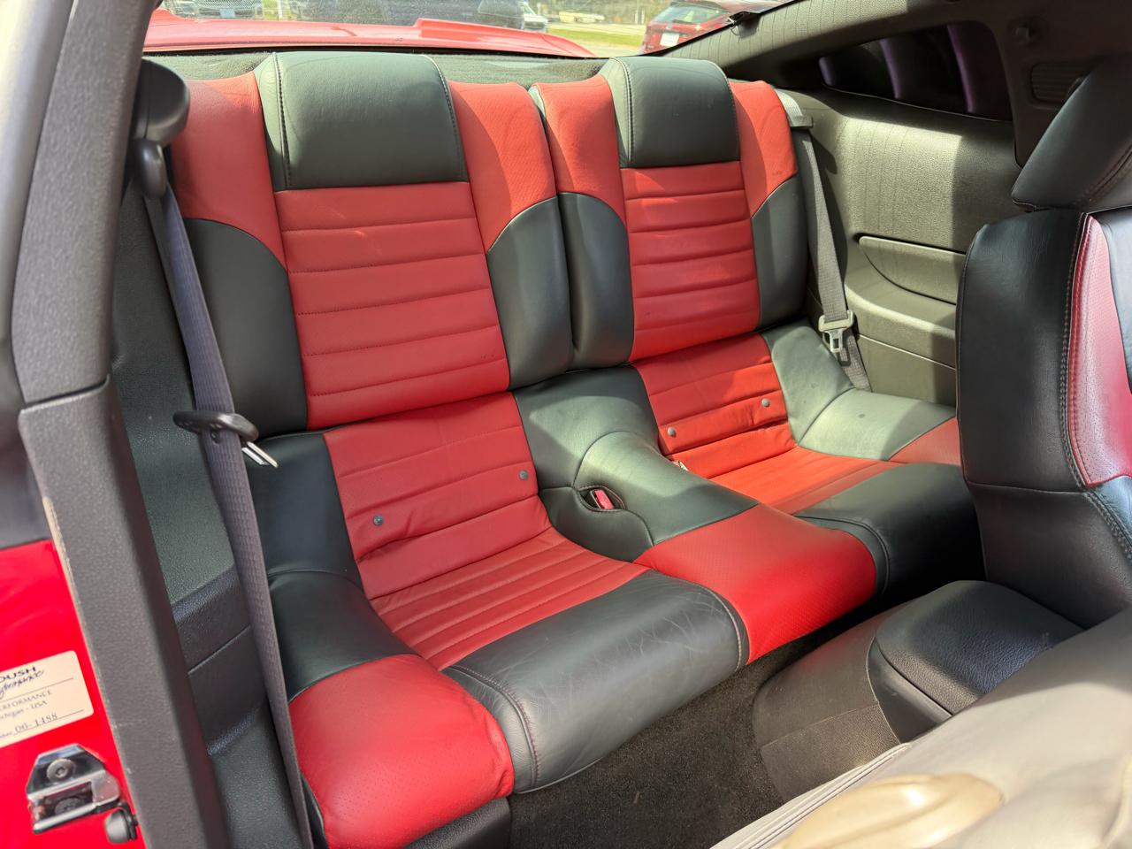 Ford Mustang GT Deluxe Coupe 2006