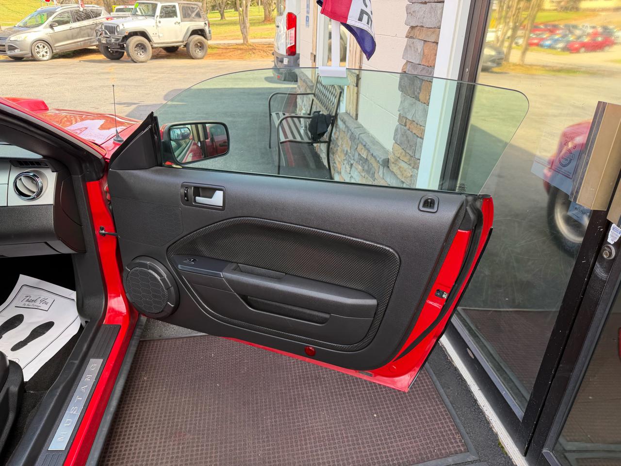 Ford Mustang V6 Standard Coupe 2006