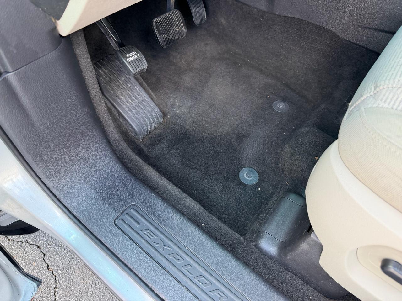 Ford Explorer XLT 4WD 2012