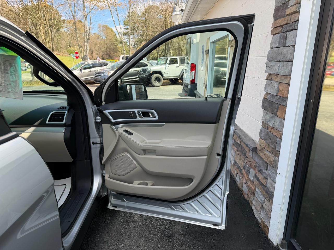 Ford Explorer XLT 4WD 2012