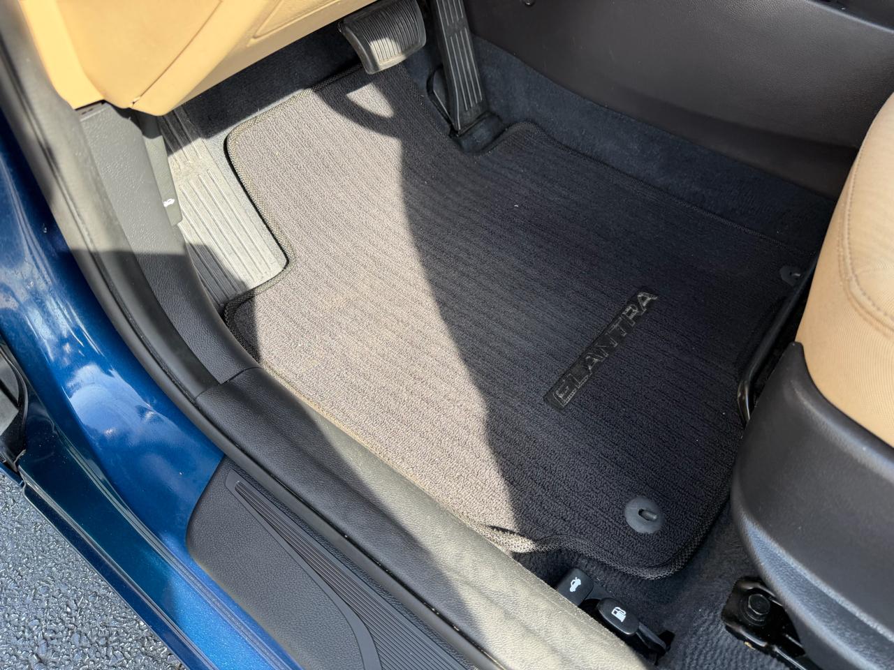 Hyundai Elantra 4dr Sdn Auto GLS 2013