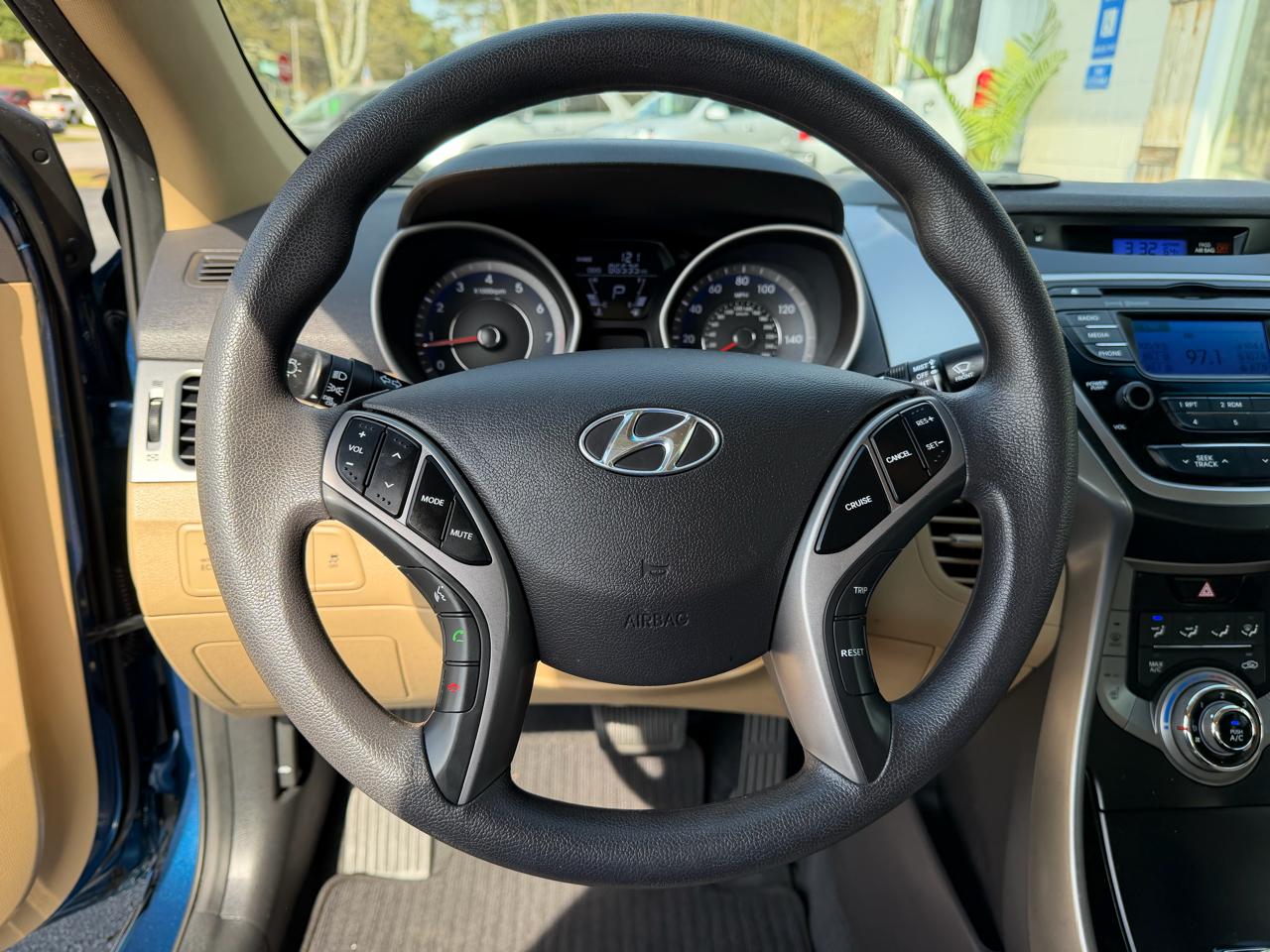 Hyundai Elantra 4dr Sdn Auto GLS 2013