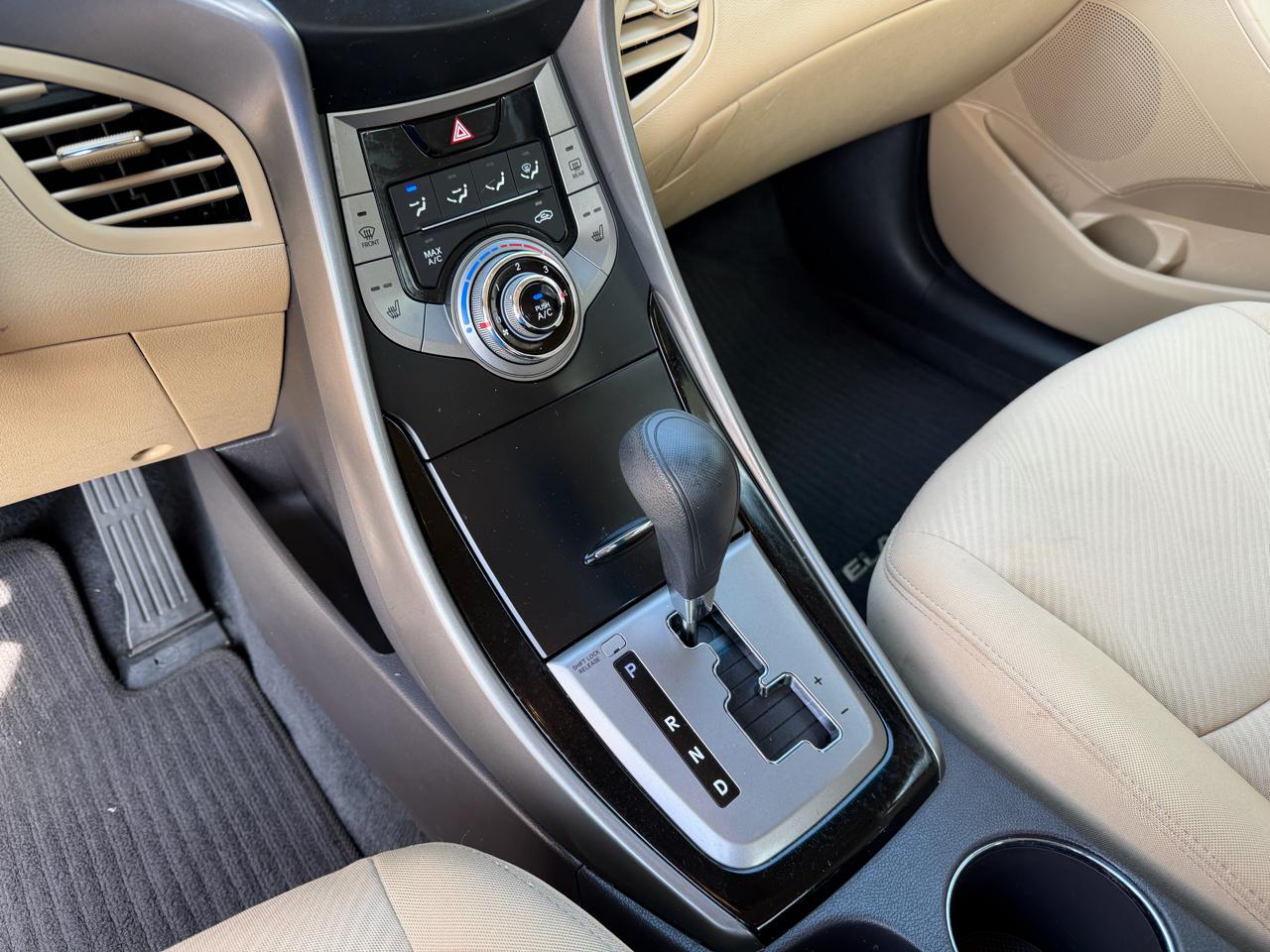 Hyundai Elantra 4dr Sdn Auto GLS 2013