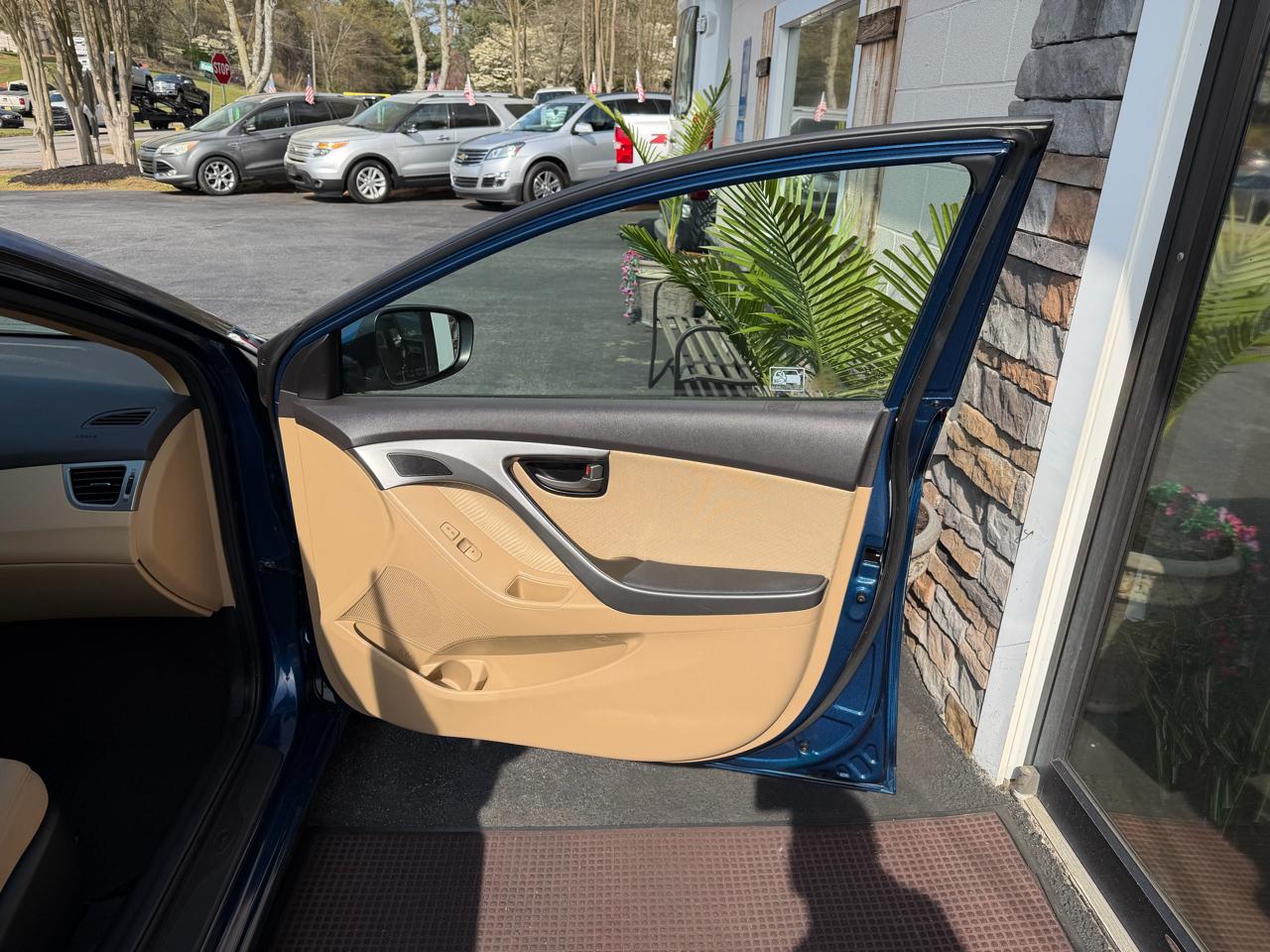 Hyundai Elantra 4dr Sdn Auto GLS 2013