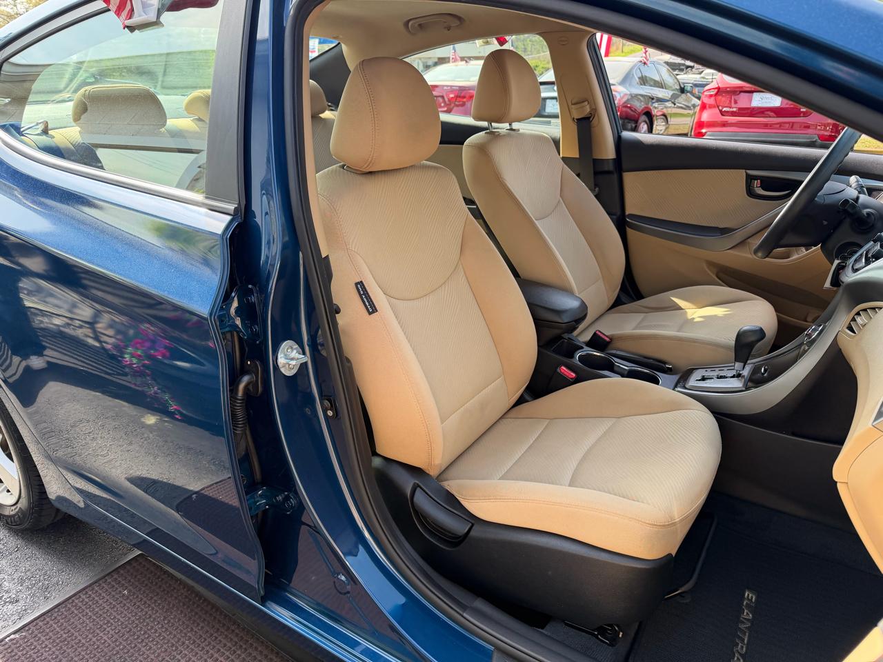 Hyundai Elantra 4dr Sdn Auto GLS 2013