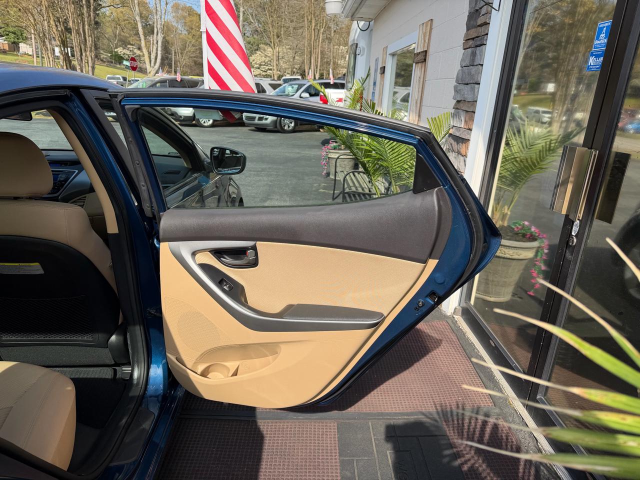 Hyundai Elantra 4dr Sdn Auto GLS 2013