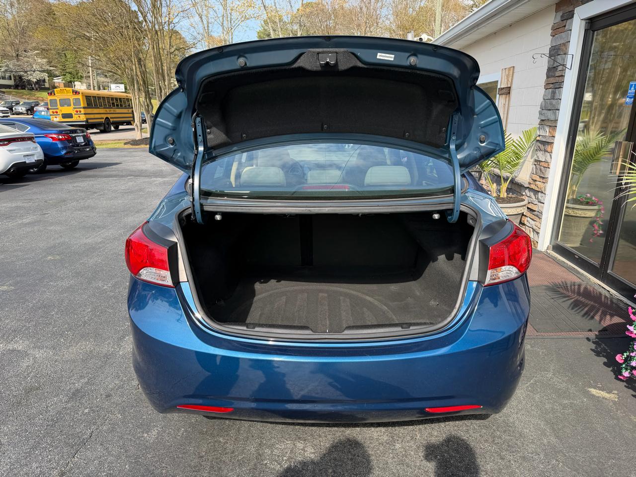 Hyundai Elantra 4dr Sdn Auto GLS 2013