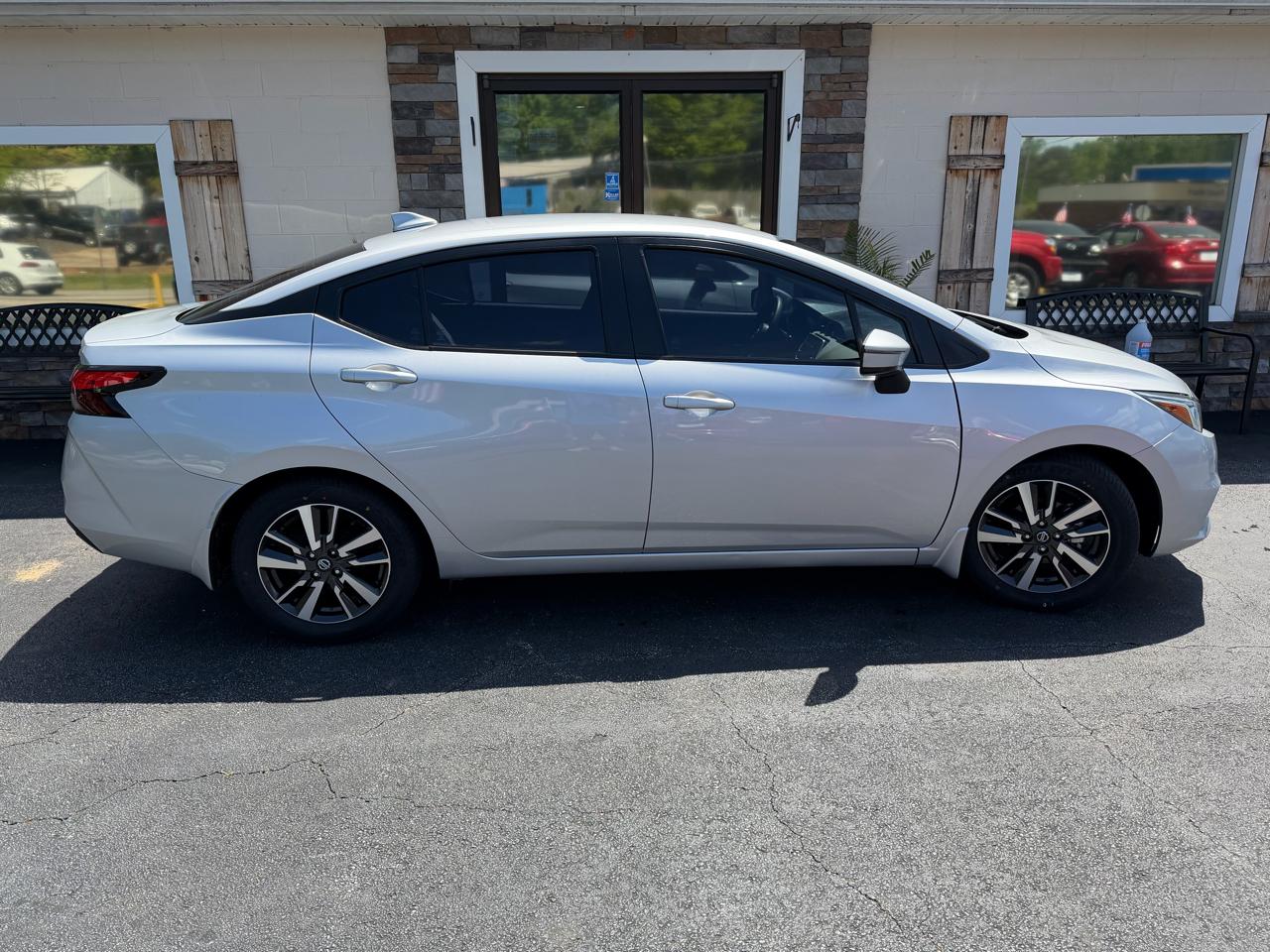 Nissan Versa SV 2021