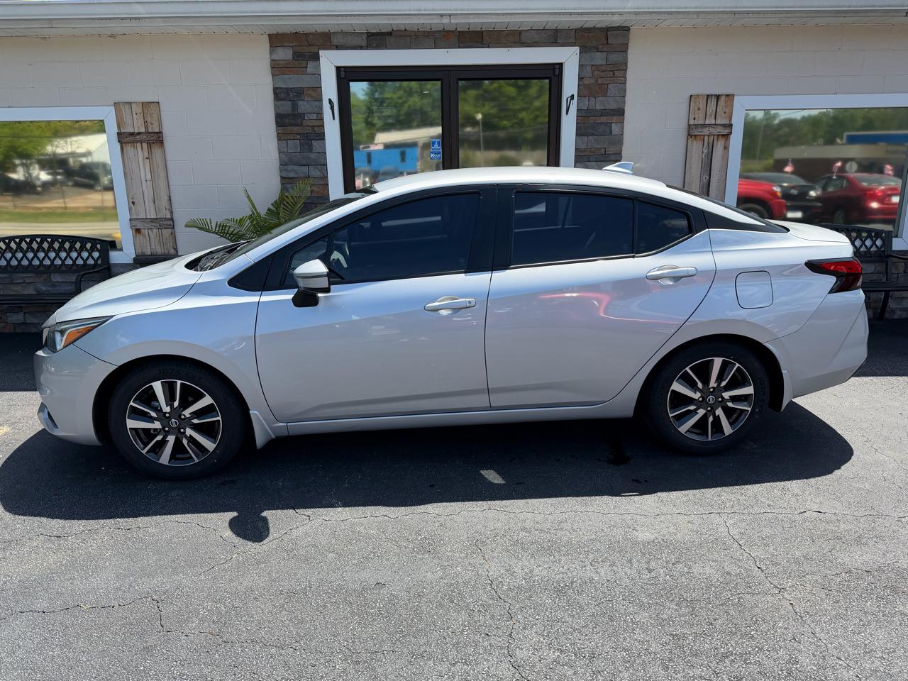 Nissan Versa SV 2021