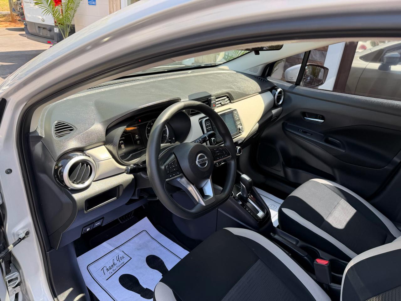 Nissan Versa SV 2021