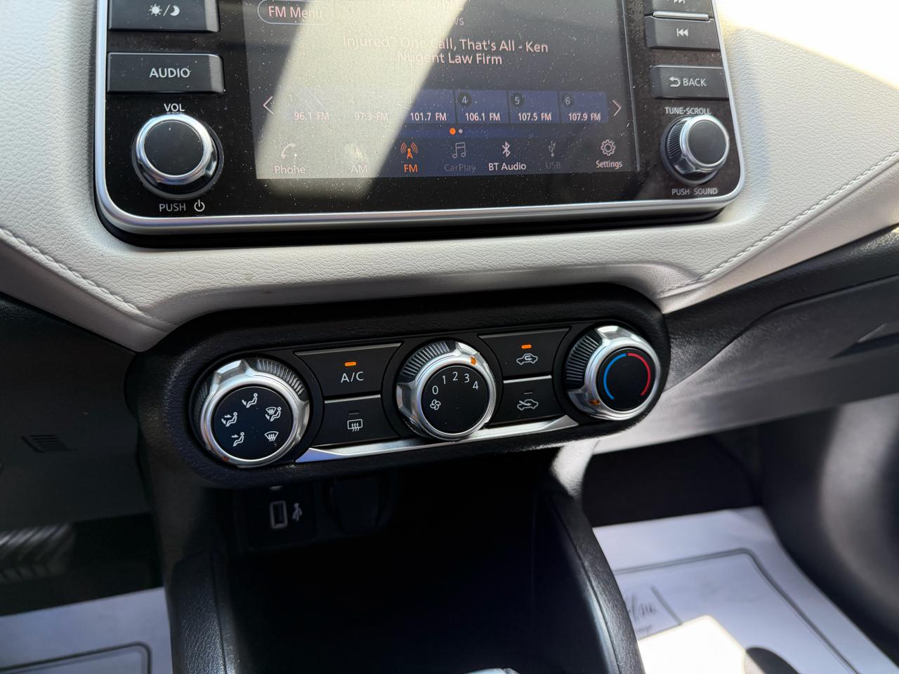 Nissan Versa SV 2021