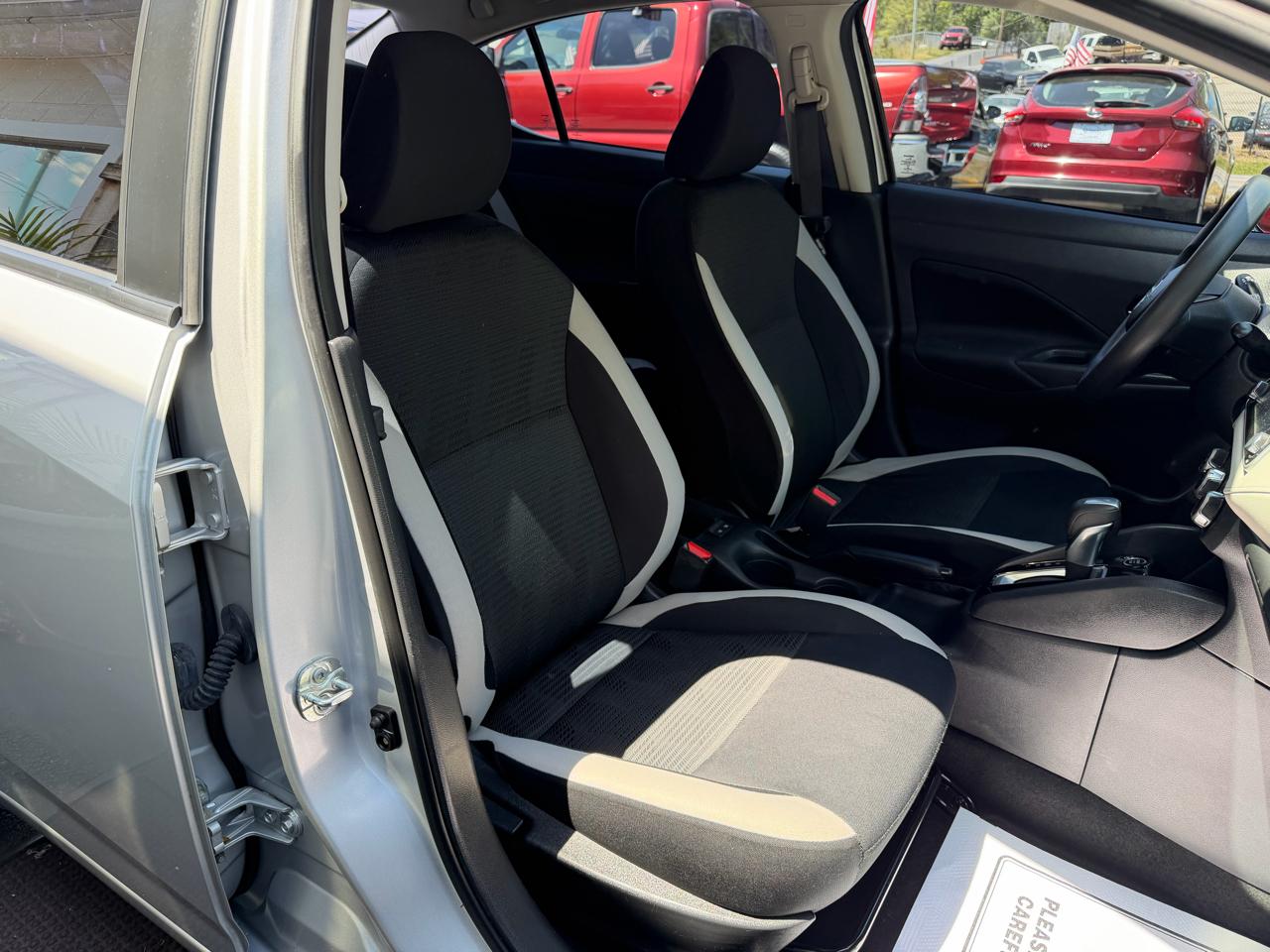 Nissan Versa SV 2021