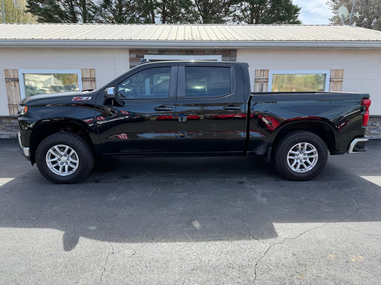 Chevrolet Silverado 1500 LT Crew Cab 4WD 2021