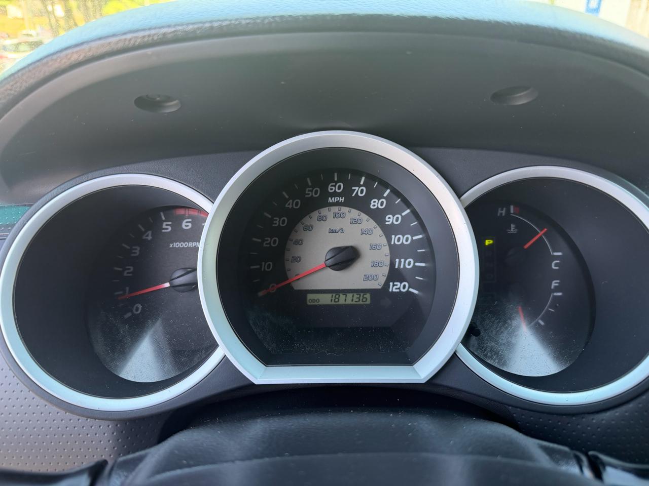 Toyota Tacoma PreRunner Double Cab V6 Auto 2WD 2011