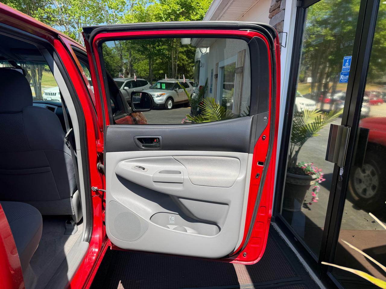 Toyota Tacoma PreRunner Double Cab V6 Auto 2WD 2011