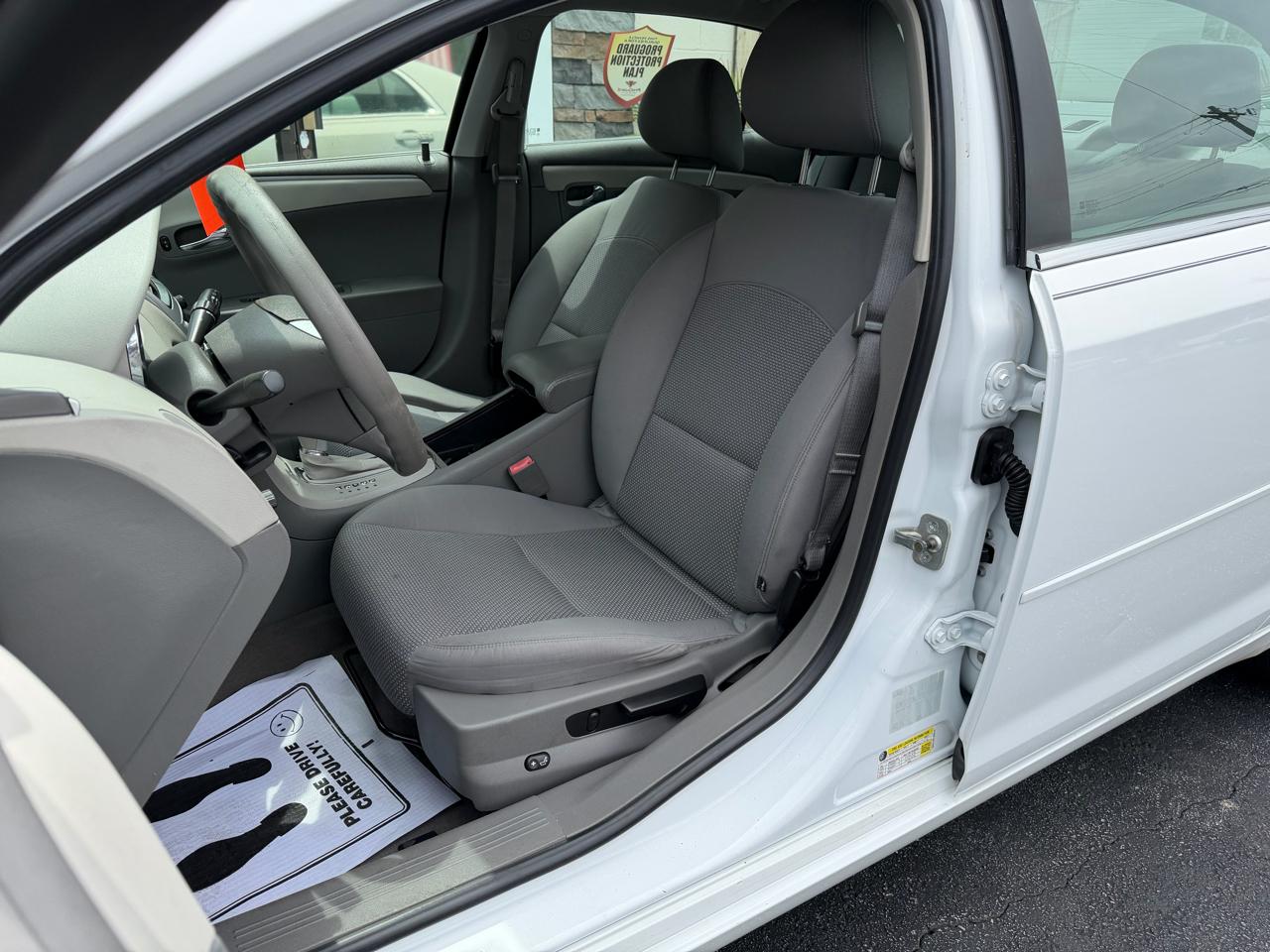 Chevrolet Malibu LS 2011