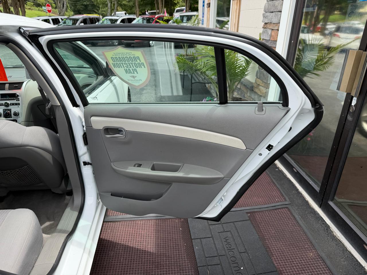 Chevrolet Malibu LS 2011