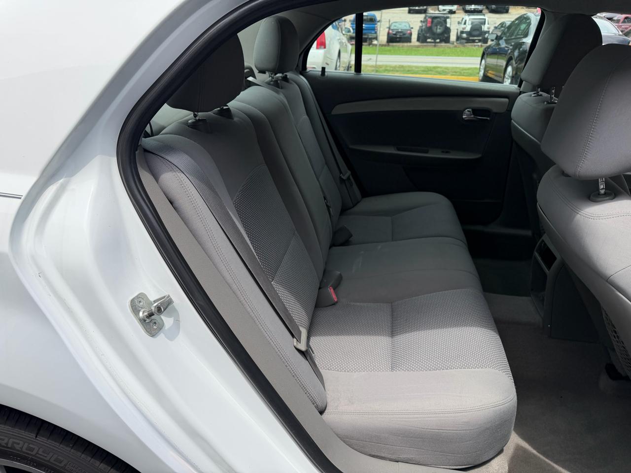 Chevrolet Malibu LS 2011