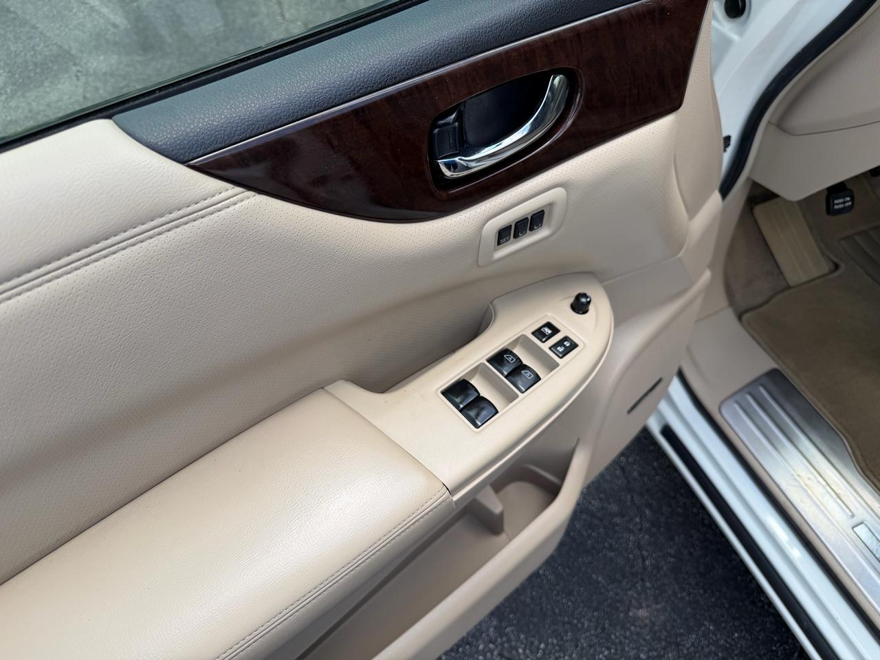 Nissan Quest Platinum 2015