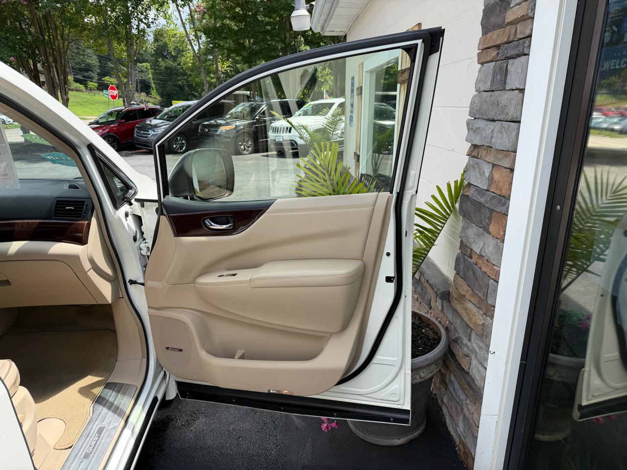 Nissan Quest Platinum 2015