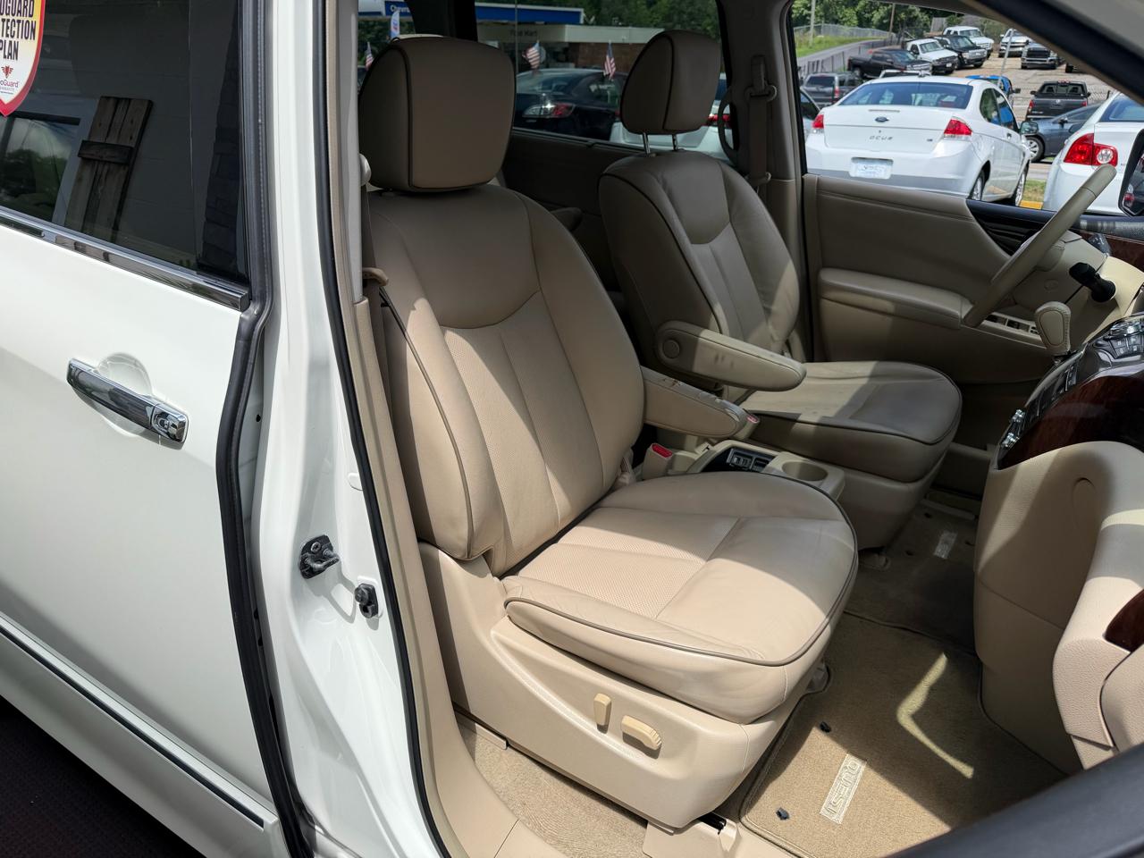 Nissan Quest Platinum 2015